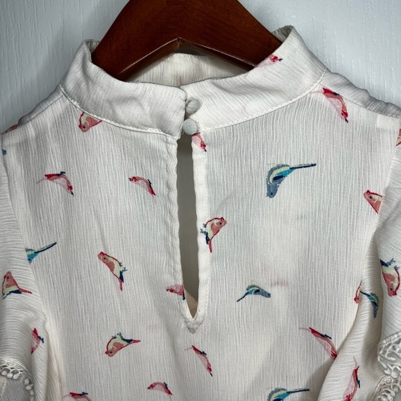 Sweet Wanderer flutter cap sleeve key hole blouse top birds ivory white small - Picture 9 of 10